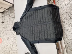 Jacka från Jack & Jones  - Lite tunnare vår/höstjacka. Normal storlek 