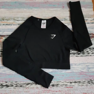 Träningstopp - Säljer en svart träningstopp i storlek M, knappt använd. 