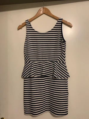 Klänning - Aldrig använd 