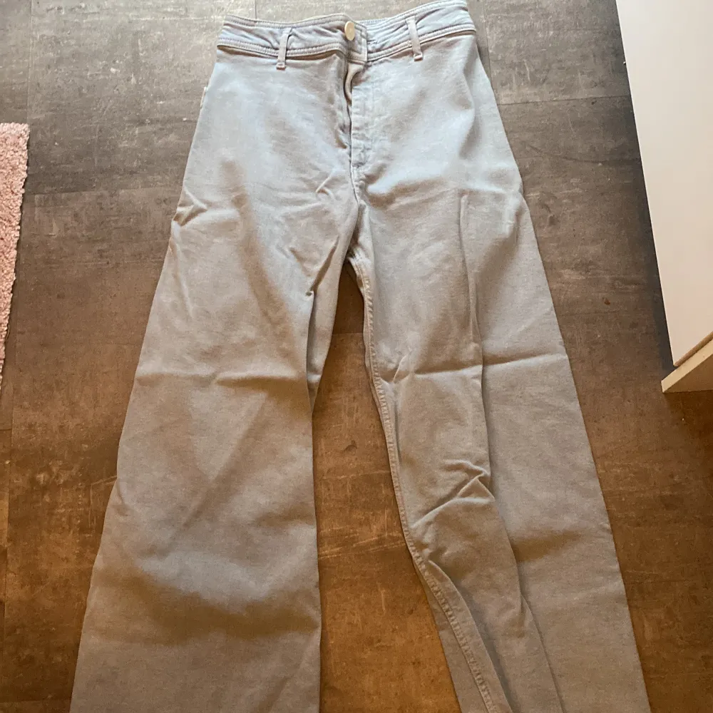 Visa Jeans från Zara Aldrig använda Stl 36/ S. Jeans & Byxor.