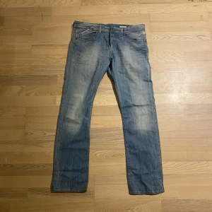 Replay Jeans - Jättesnygga straight jeans från Replay. Har inga tydliga skador. Skriv för fler bilder!🍒