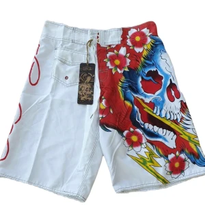 Cool shorts - Nytt skick! Prislapp finns kvar och tvär cool tryck! 