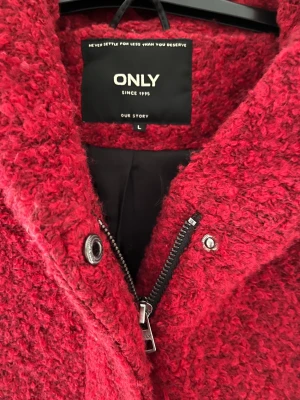 Kappa - Vinterkappa använd 1 gng, stl L. Köpt på Vero Moda, märke Only
