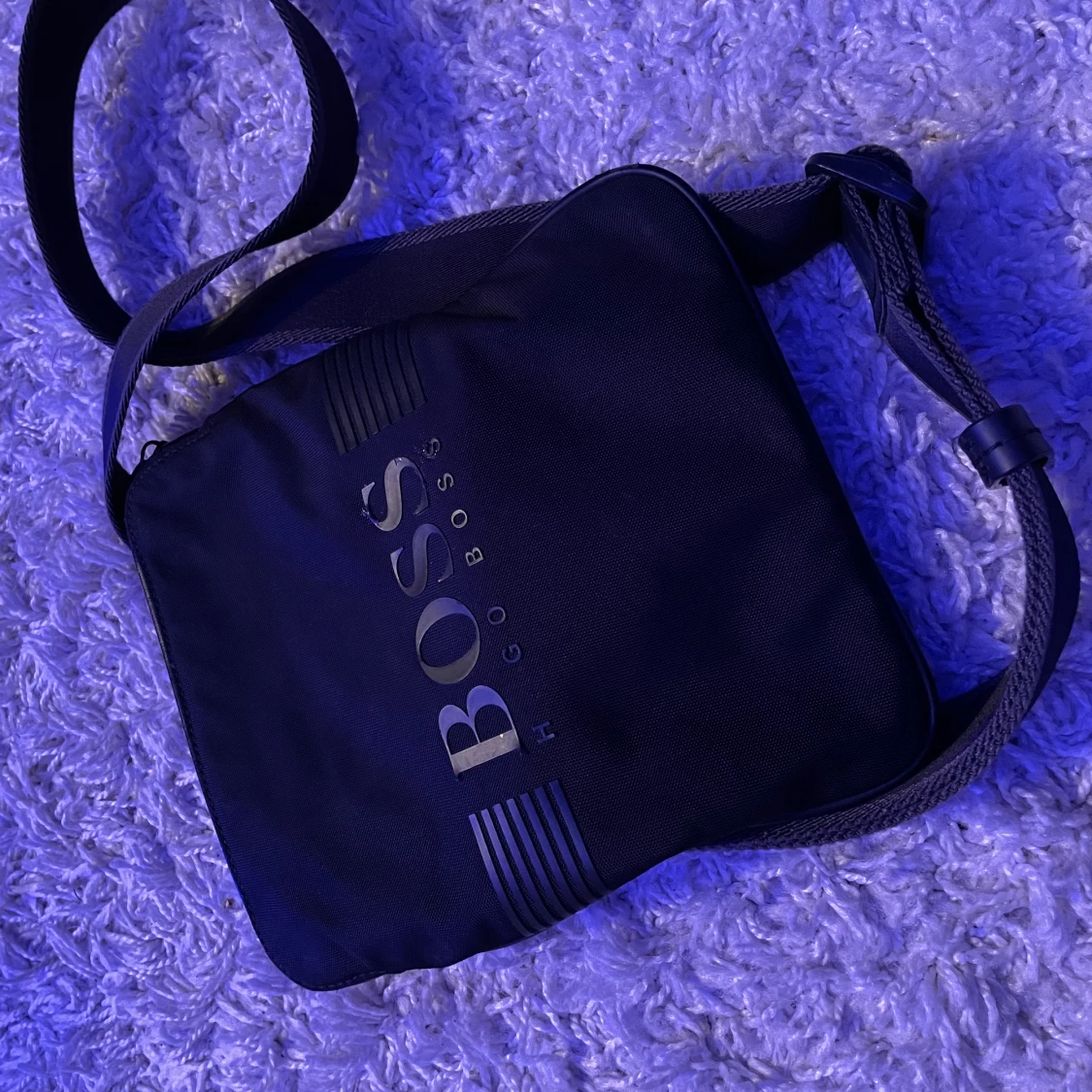 Hugo boss väska  - 91