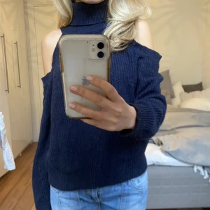Stickad tröja - Säljer denna stickade tröja då den inte kommer till användning🥰