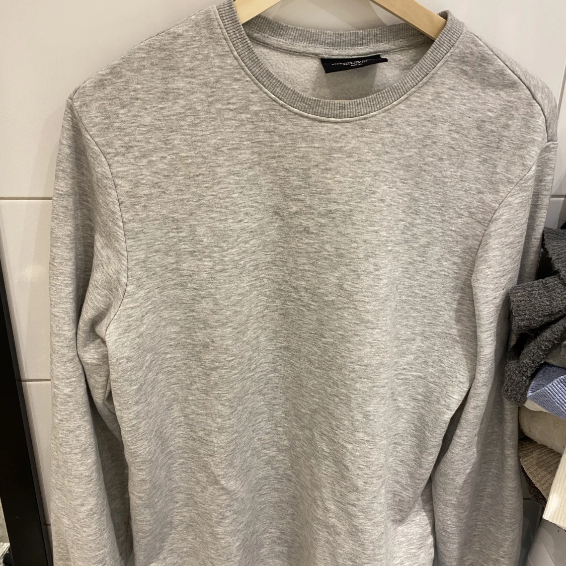 Grå sweatshirt 