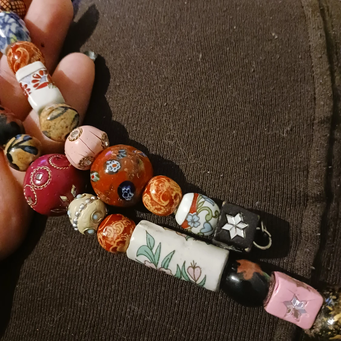 Vintage funky glas och trä halsband  - 91