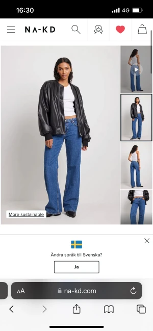 Blå NA-KD jeans  - Säljer dess supersnygga blåa lågmidjade jeans från NA-KD som är slutsålda.