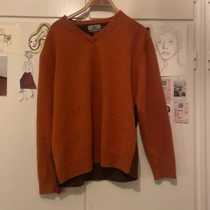 Orange & brown  - Sweater, bra skick, används ej längre pga tycker inte om den längre