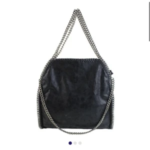 Scorett väska - Jag säljer denna för råka få 2 st i julklapp och behöver bara en. Har aldrig andvänd. Kom priv för äkta bilder (köparen står för frakten)