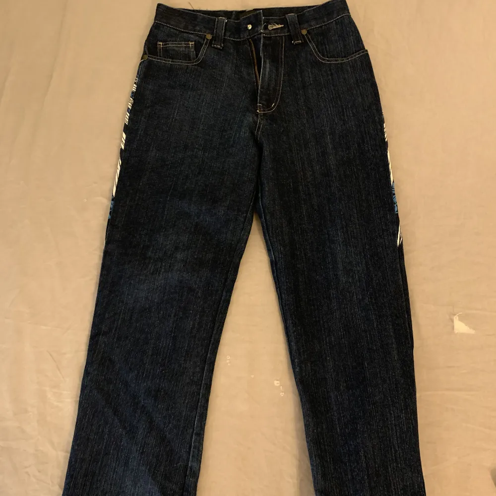 Supersnygga raw blue jeans. Storlek 30x32. Jeans & Byxor.