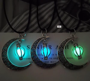 Måne Halsband  Glögande Pärla Hänge Smycken HängeLysande Sten  - 89kr/st  Frakt 15kr 
