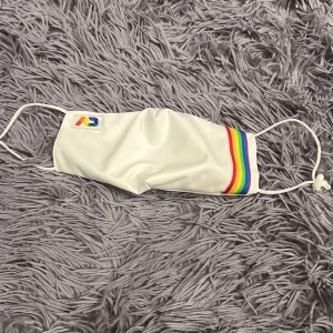 Ansiktsmask  - En Pride ansiktsmask 