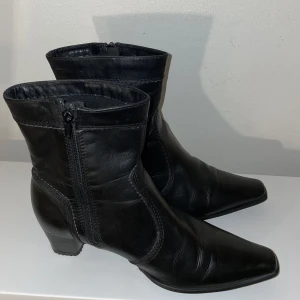 Point boots  - Pointy boots in black real leather. Very in right now the pointy boots. 