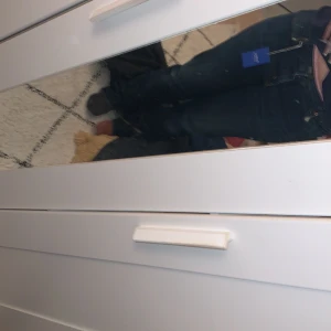 Flare jeans  - Fina flare jeans. Dom ser skinny ut på bild men de e dom inte ba där uppe. Dem e lågmidjade. Köpta på sellpy o jag har inte använt dom en enda gång. Skriv om du vill ha mer bilder eller så 