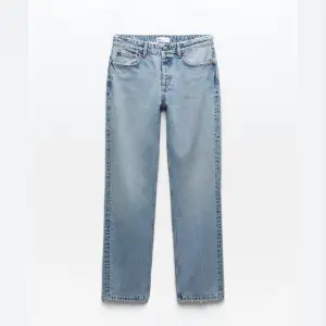 Ljusblå jeans från zara, använda ett fåtal gånger så de är i bra skick. Storlek 34