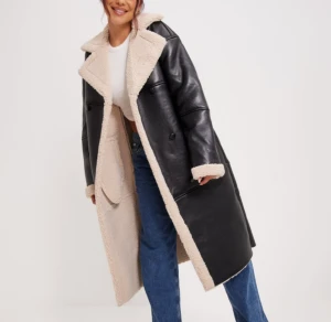 Oanvänd kappa - Oanvänd kappa, köpt för 1629 Prislappen är kvar