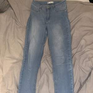 Molly Jeans från Ginatricot.  Storlek: L 