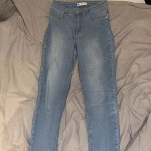 Molly Jeans - Molly Jeans från Ginatricot.  Storlek: L 