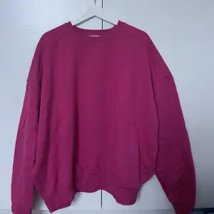 Super mjuk rosa sweatshirt från Berska, endast använd en gång!🫶🏽🫶🏽