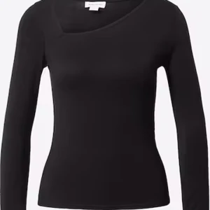 Långärmad topp - Svart långärmad topp från warehouse. Supermjuk och skön. Köpte den för ett tag sen för 309 kr men den är slutsåld nu. Knappt använt den så den är som ny. 