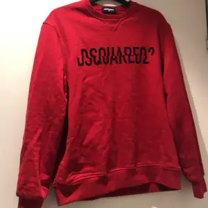 Säljer nu min dsquared2 sweatshirt då den inte kommer till användning. Köpt på mintoo för 2000kr. skick 9/10