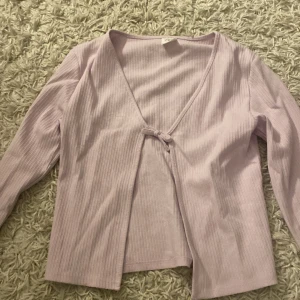 Zara kofta - Säljer min kofta från zara då jag inte använder den längre. Nypris: 119  