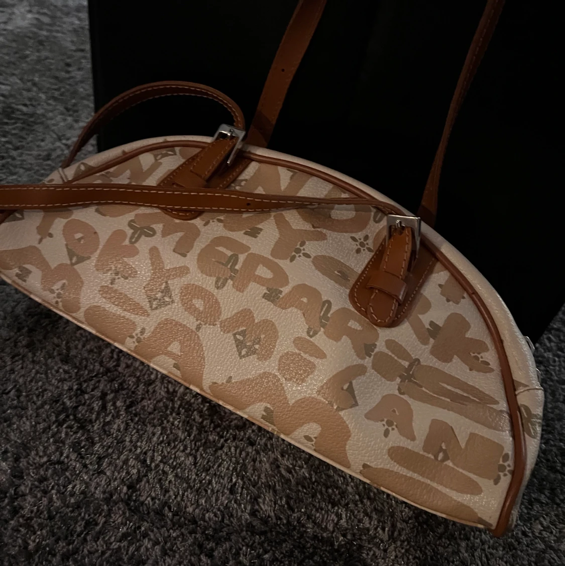 Snygg handväska från Italien  - 91