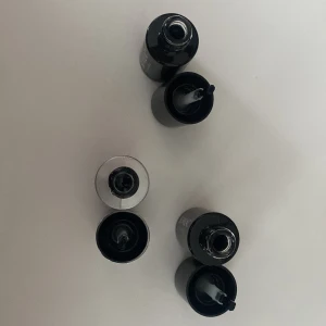 Base/top coats  - Gel lack, hårdnar under lampa, (den silvriga är 2 i 1) en för 40kr 