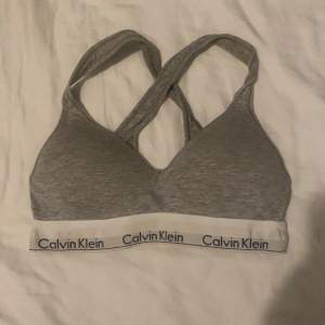 Från Calvin Klein i streck s