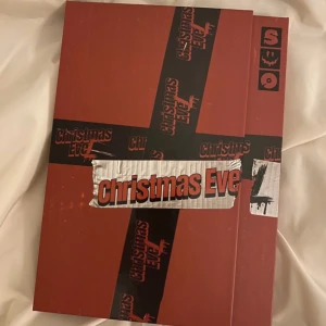 StrayKids Album  - Allt ingår förutom klistermärken!  För mer information skriv privat!!