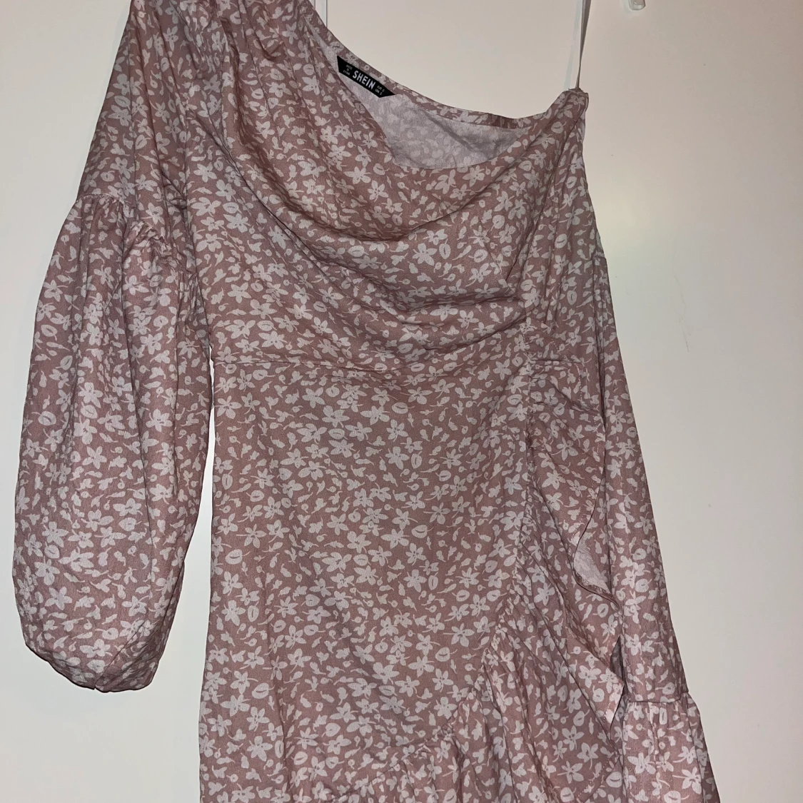 Blommig klänning - 90