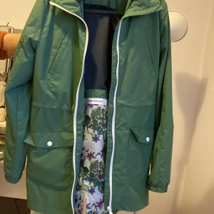 Rengjacka  - Använd två gånger från hm. Strl 164 eller xs och s