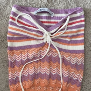 Topp - Gullig topp från Bershka! Finns inte längre att köpa, helt oanvänd💞 