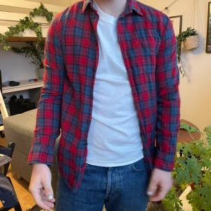 Sktjorta strl 164 - Sktjorta från hm! 