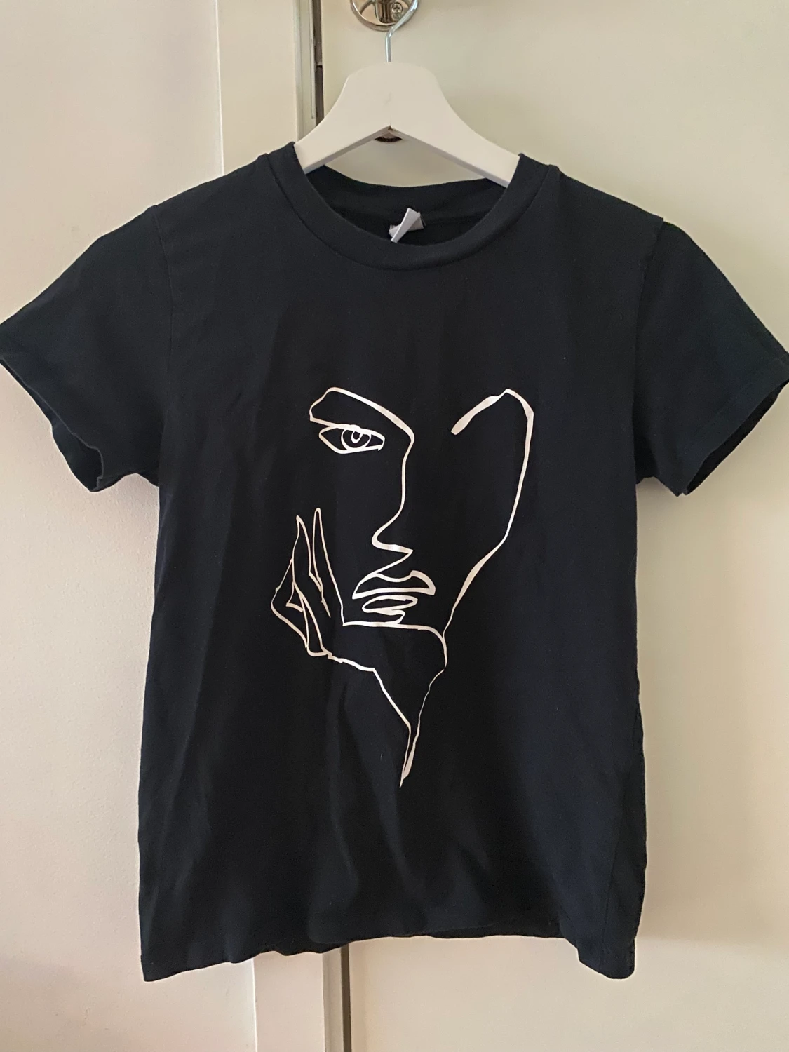 Svart T-shirt med tryck