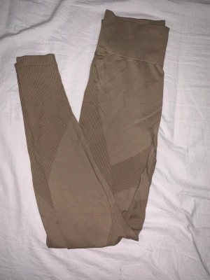 Träningsbyxor  - Fin, nyskick nästan aldrig använd 