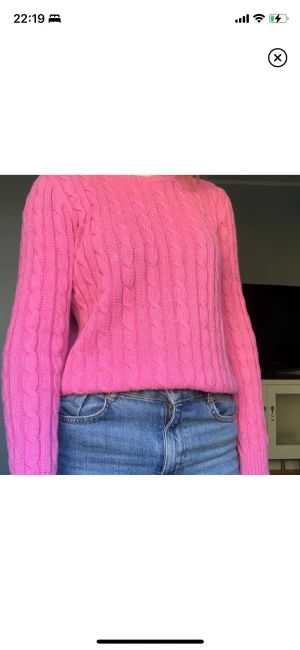 Ralph Lauren tröja - Använd några gånger och är i nyskick, på storleken står det bara 12 - 14 men jag är 168 och passar bra på mig. 