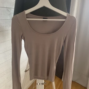Tight långärmad tröja  - Såld! 