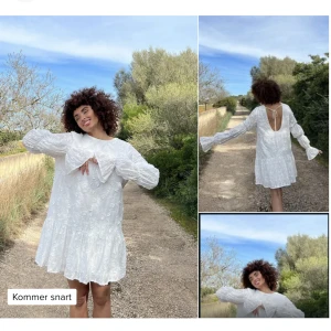 Vit klänning  - Slutsåld klänning från nakd❤️‍🔥 säljer då jag valde en annan storlek, helt ny med lappar kvar. Fri frakt om man betalar genom Plick