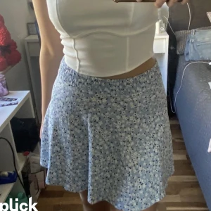 Mini kjol - En supersöt kjol, bra skick, gratis frakt💕💕