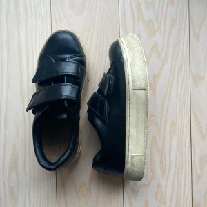 Eytys 37 - Så coola eytys, modellen sälj inte längre 💖 säljer då de blivit för små 