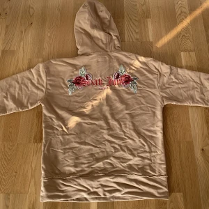 Sixth June Hoodie strl. S - Sixth June Hoodie. Storlek: S passar M