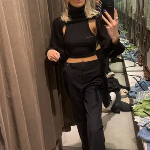 Tröja från zara - Tröja man har över linnen, storlek m men passar mig som har 34/36