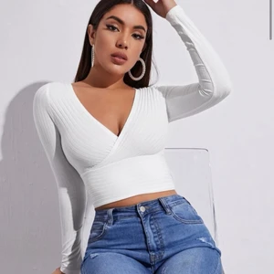 Shein topp - Jättefin tröja, aldrig använd, säljer pga för stor för mig. Hör av dig privat för fler bilder🤍 