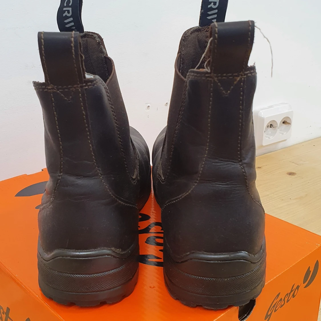 Bruna ridskor stålhätta st 39 - 90