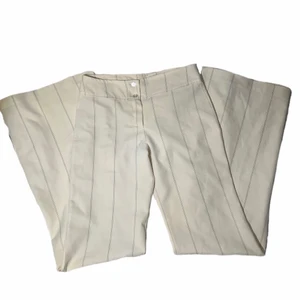 Lågmidjade byxor - Lågmidjade kostymbyxor köpa på humana i stl 36. 