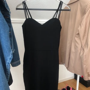 Klänning  - Stretchiga klänning från #evenodd Aldrig använt köpt för några år sedan! S men passar en S-M då den är super stretch! Kan mötas upp i malmö/Lund/Arlöv eller fraktas 