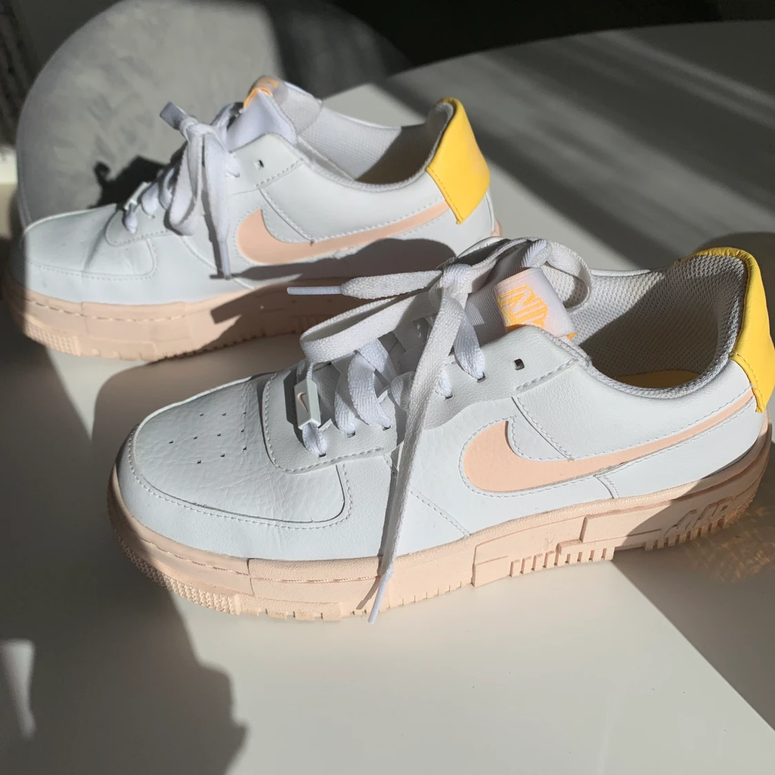 Nike air force 1 pixel