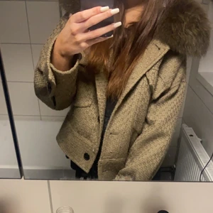 Meontine jacka - Jätte fin meontine jacka som är i bra skick! Passar till mycket, det är bara o höra av sig💓